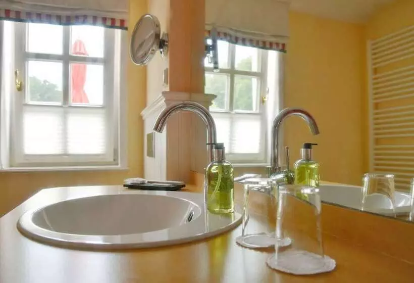 Отель Relais & Châteaux Hardenberg Burg