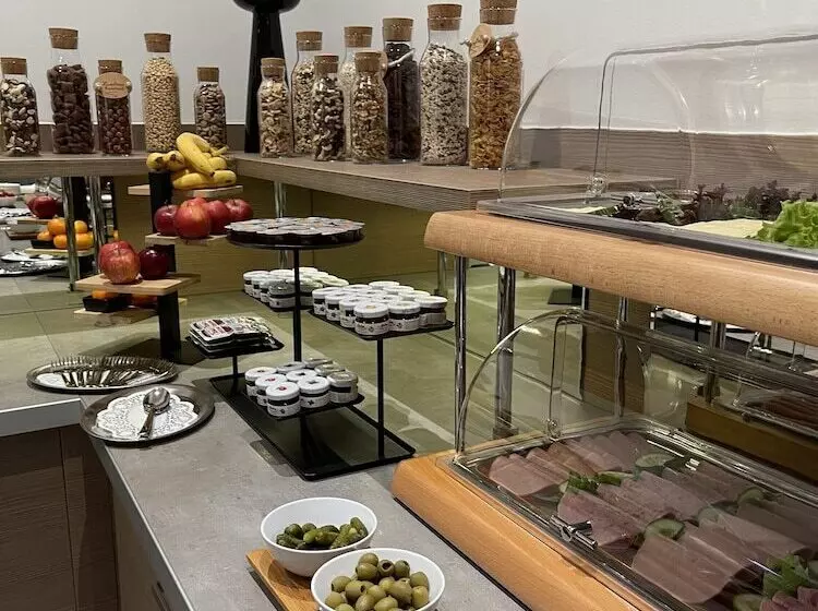 Palm Premium Hotel & Apartments