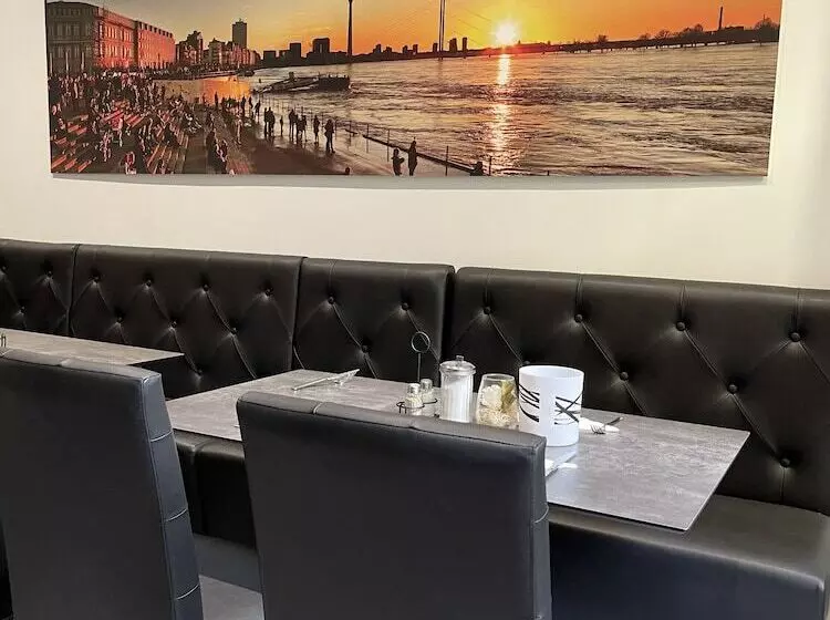 Palm Premium Hotel & Apartments