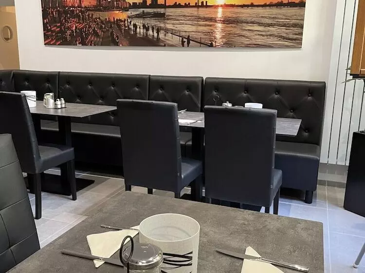 Palm Premium Hotel & Apartments