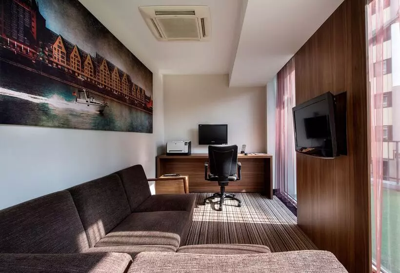 Отель Wyndham Köln