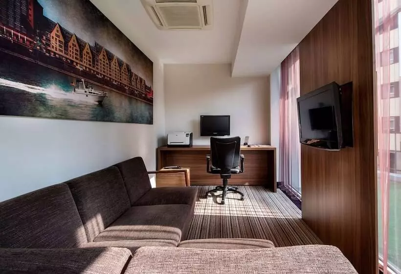 Отель Wyndham Köln