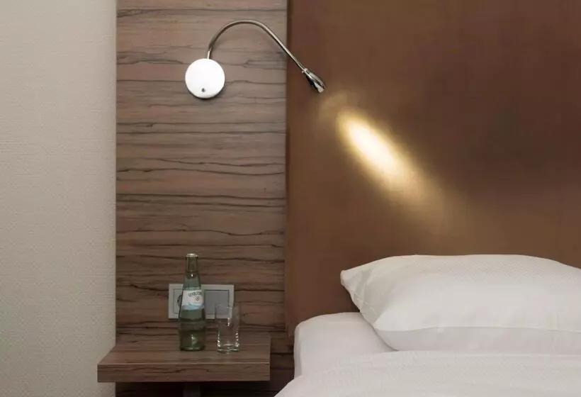 Отель Wyndham Köln