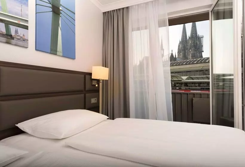 Отель Wyndham Köln