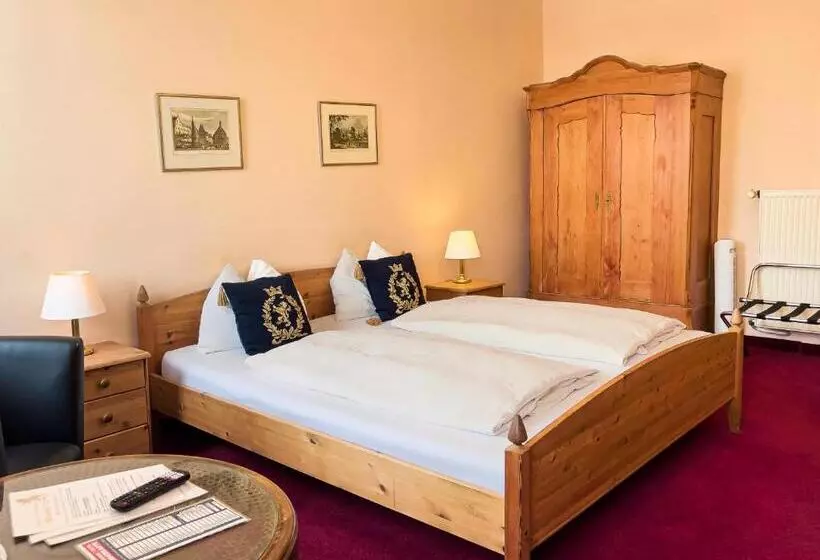 Отель Zum Goldenen Löwen