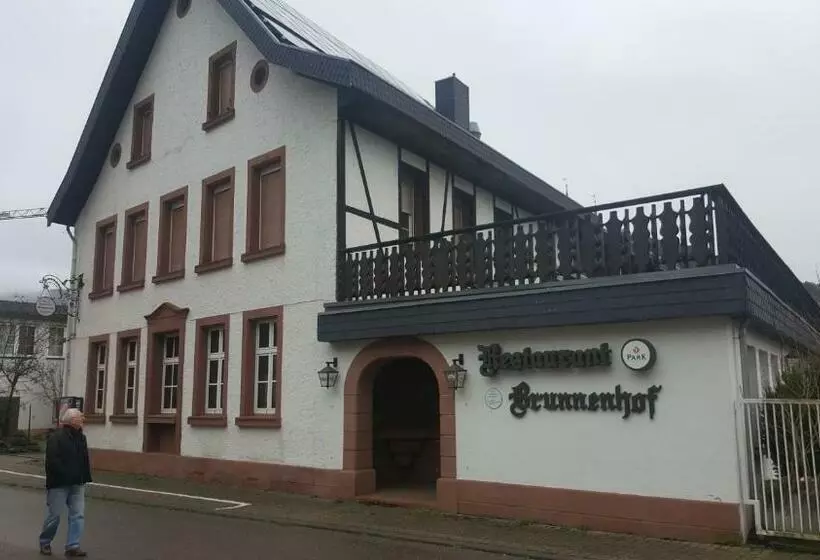 ホテル Brunnenhof