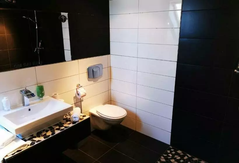 ホテル Brunnenhof