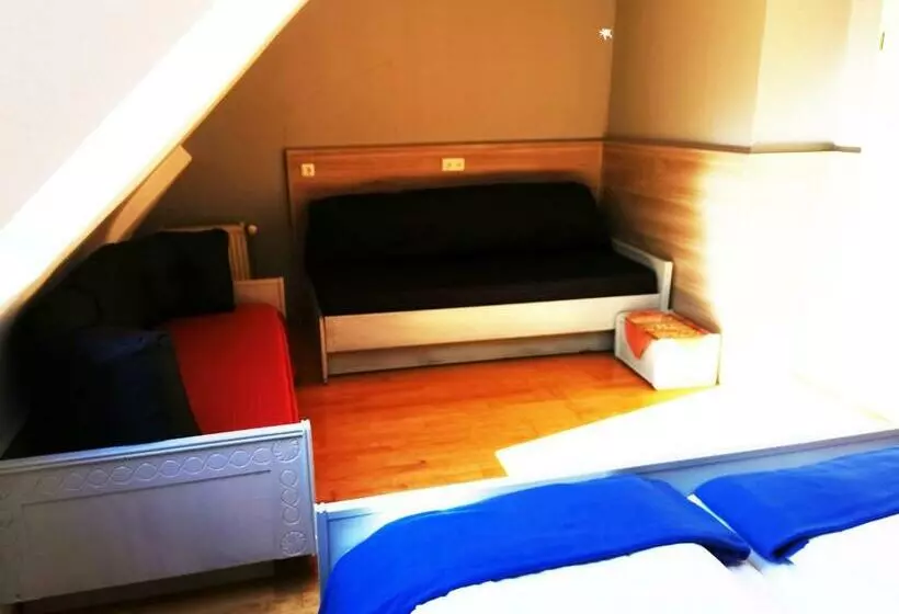 ホテル Brunnenhof