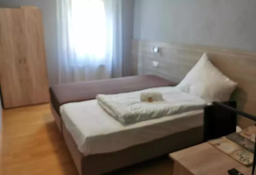 ホテル Brunnenhof