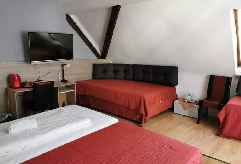 ホテル Brunnenhof