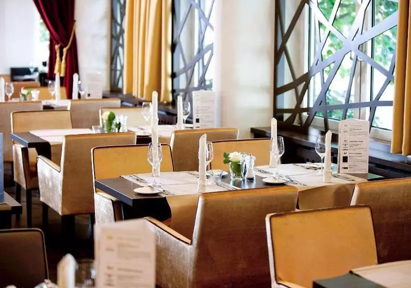 Отель Mercure Residenz Frankfurt Messe