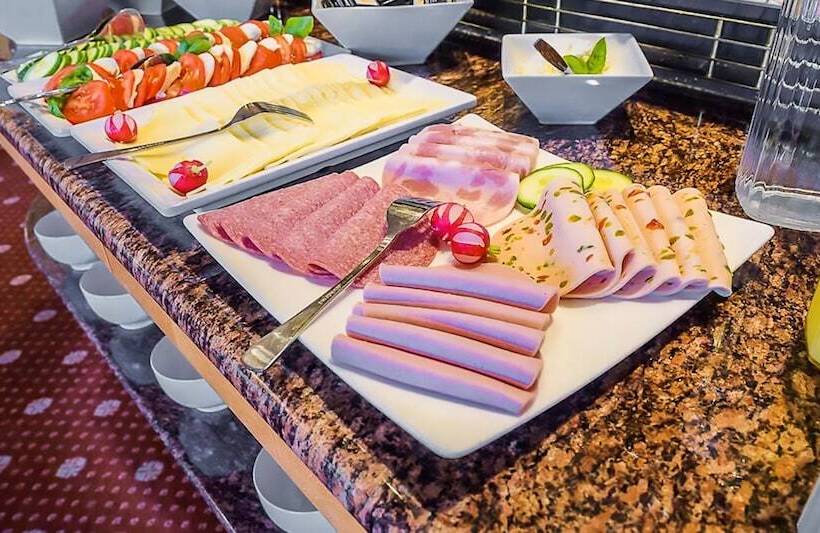 Hotelli Plaza Inn Rieker Stuttgart Hauptbahnhof