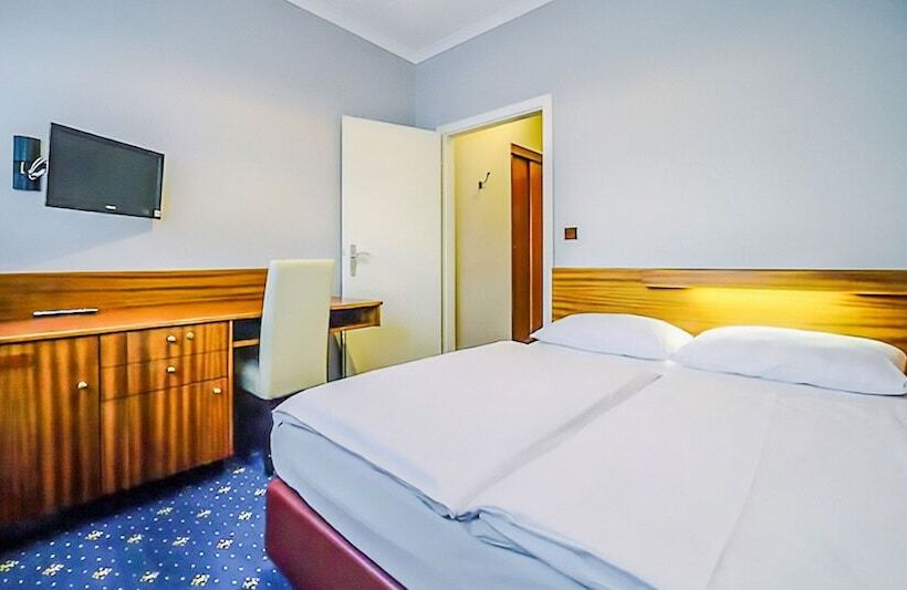 Hotelli Plaza Inn Rieker Stuttgart Hauptbahnhof