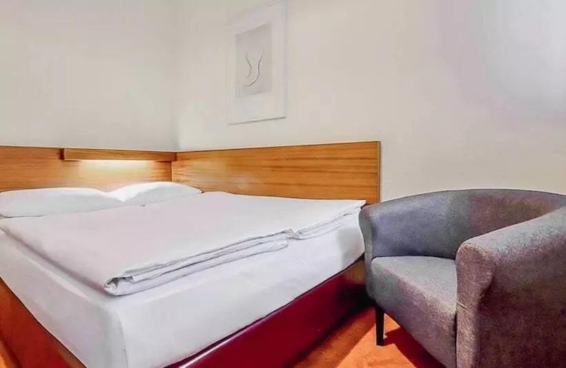 فندق Plaza Inn Rieker Stuttgart Hauptbahnhof