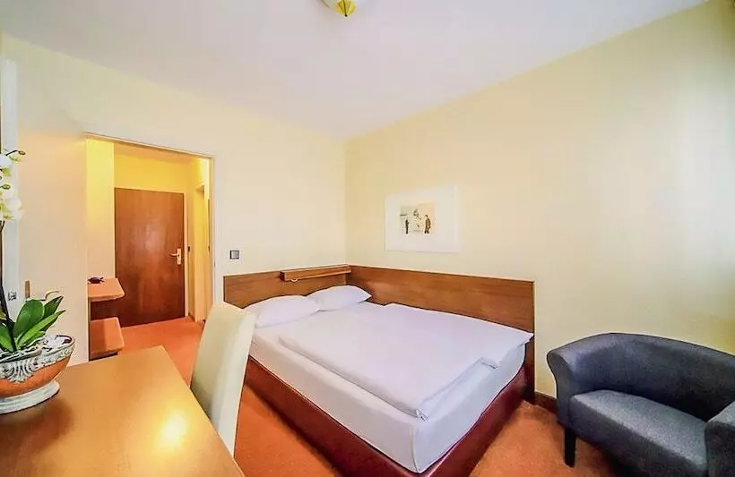 酒店 Plaza Inn Rieker Stuttgart Hauptbahnhof