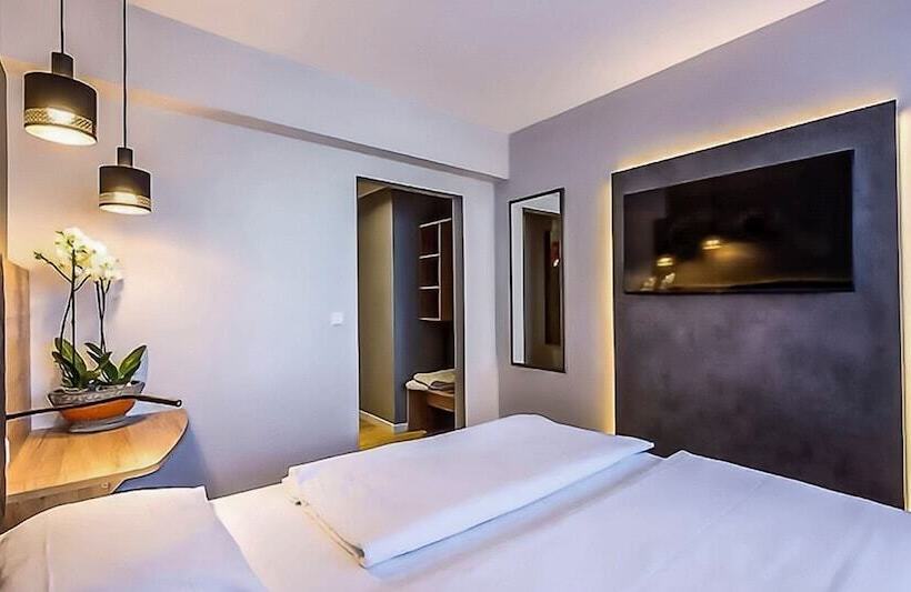 Hotelli Plaza Inn Rieker Stuttgart Hauptbahnhof