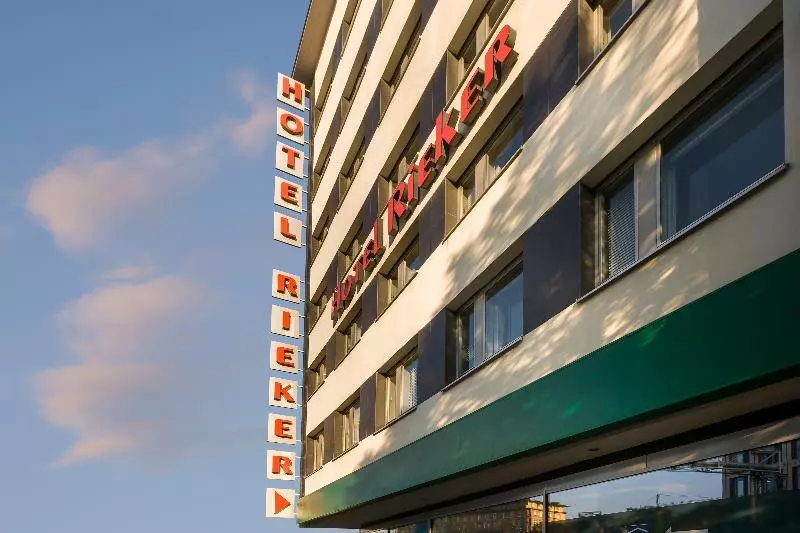فندق Plaza Inn Rieker Stuttgart Hauptbahnhof