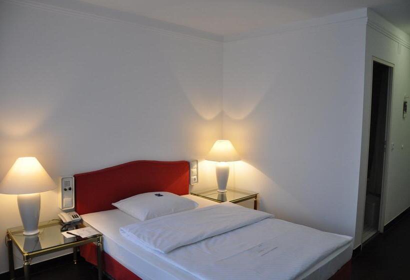 Relexa Waldhotel Schatten Stuttgart