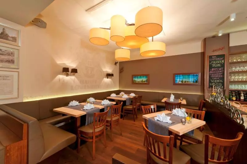 Stadt Gut Hotel Gasthof Goldener Adler