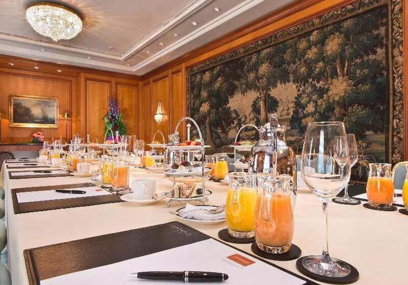 Отель Steigenberger Icon Frankfurter Hof