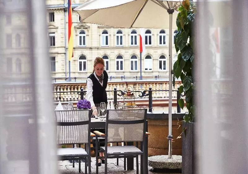 Отель Steigenberger Icon Frankfurter Hof