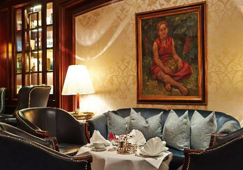 Отель Steigenberger Icon Frankfurter Hof