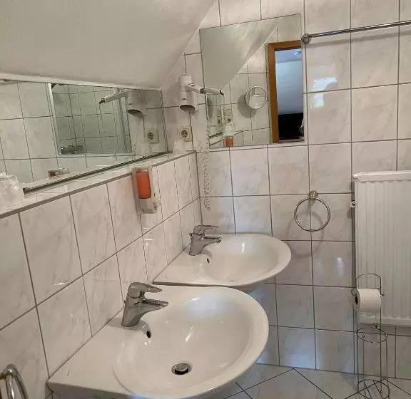 בית מלון כפרי Strand Café