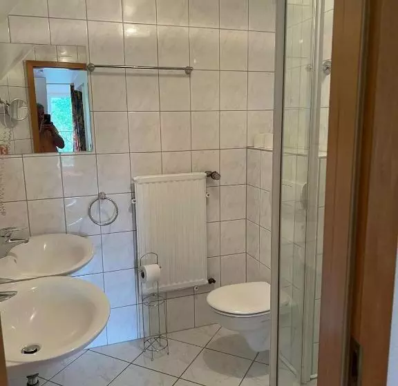 בית מלון כפרי Strand Café