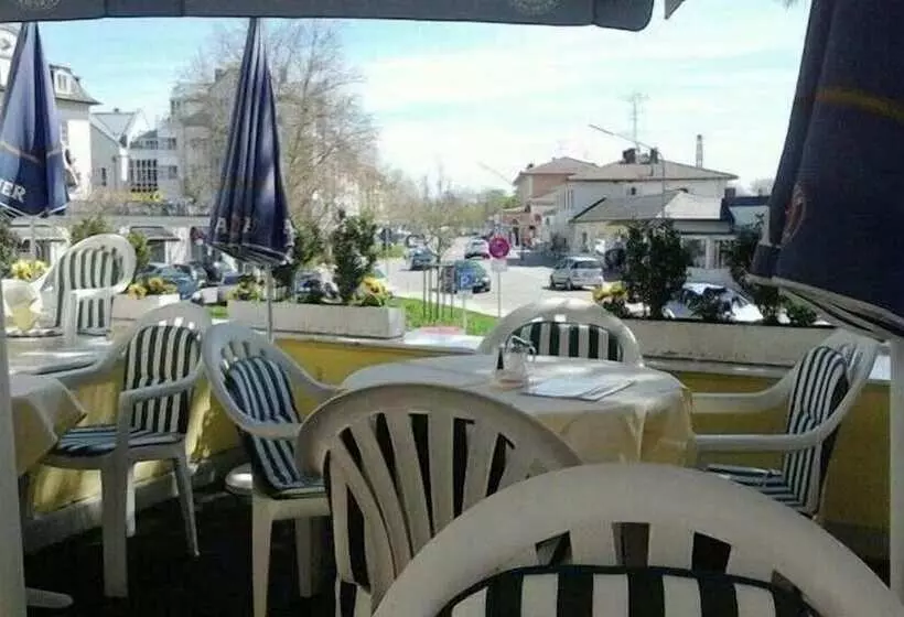 Отель Bayerischer Hof Starnberg