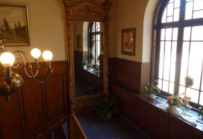 Отель Bayerischer Hof Starnberg