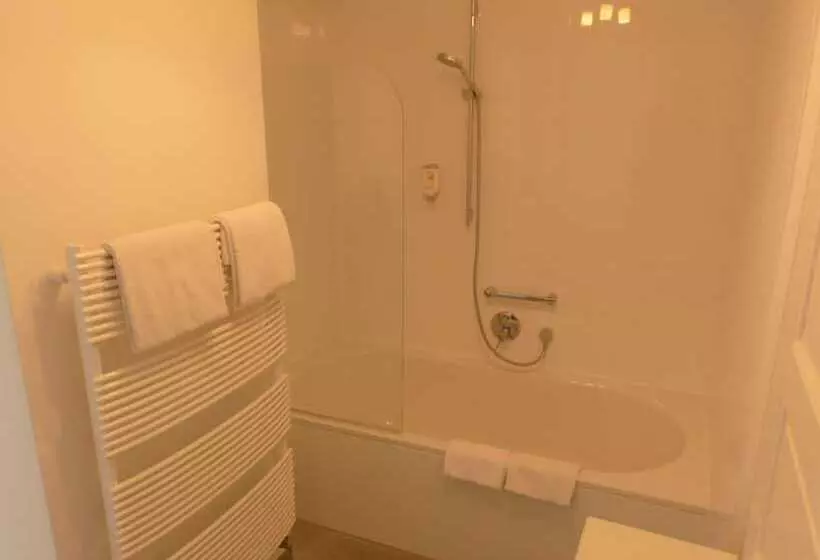 Отель Bayerischer Hof Starnberg