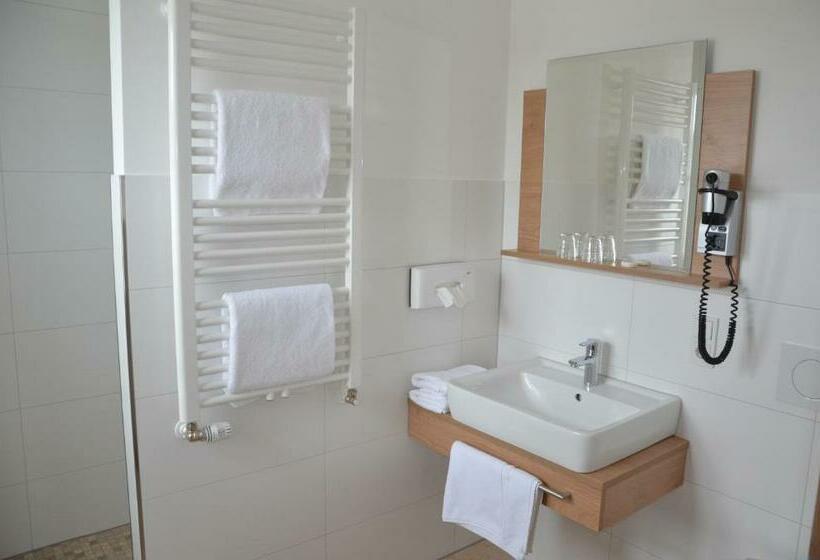 Hotelli Gasthof Krone