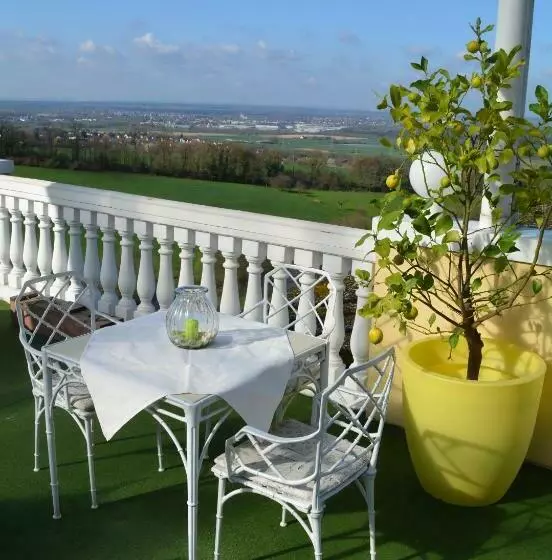 Отель Panorama Und Restaurant Schloßberg