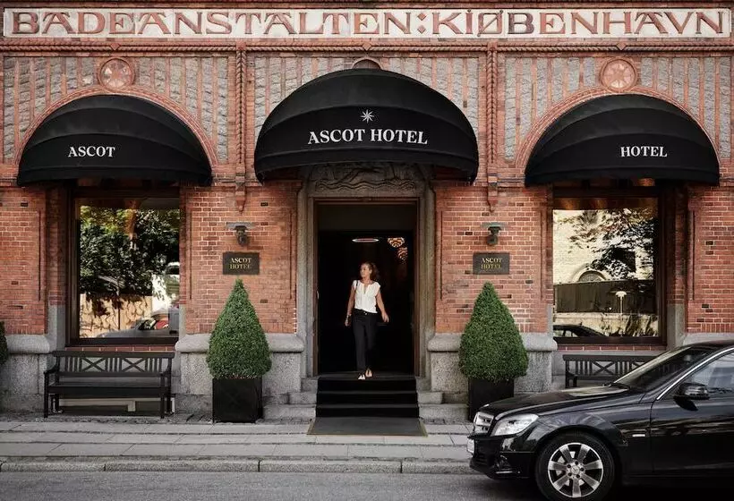 ホテル Ascot