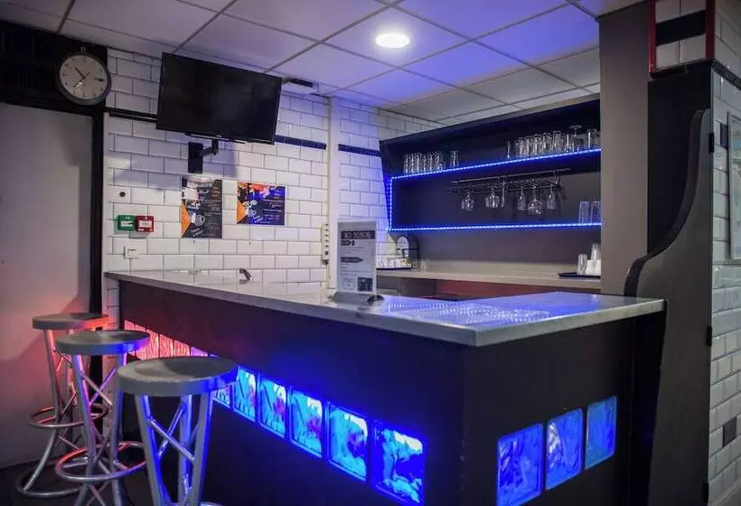 ホテル Auberge De Jeunesse Hi Paris Le D Artagnan