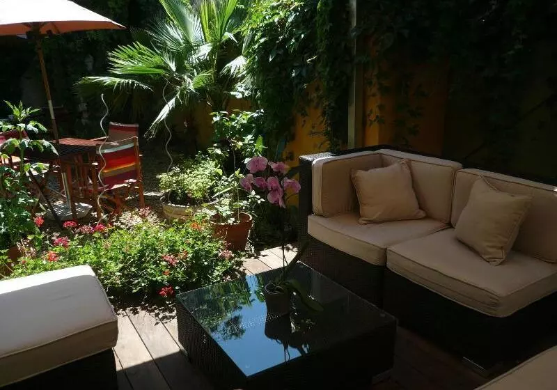 בית מלון כפרי Des Arceaux