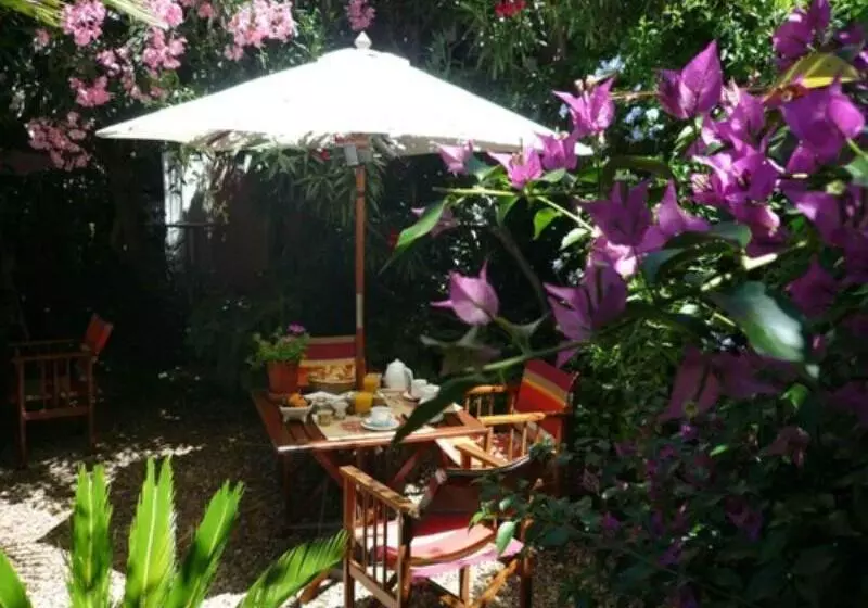 בית מלון כפרי Des Arceaux