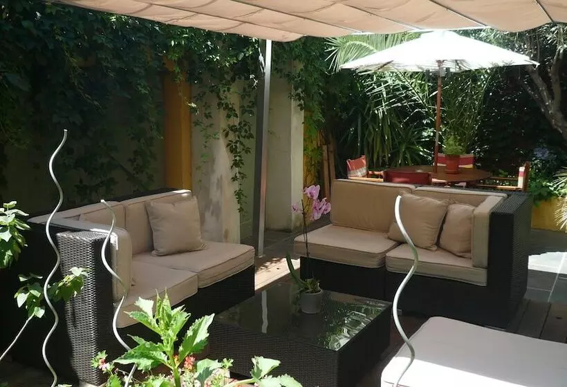 בית מלון כפרי Des Arceaux