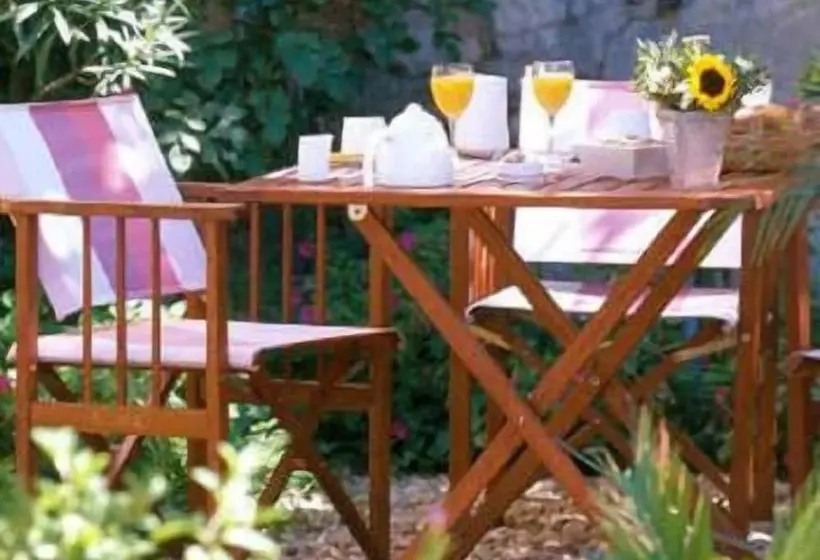 בית מלון כפרי Des Arceaux