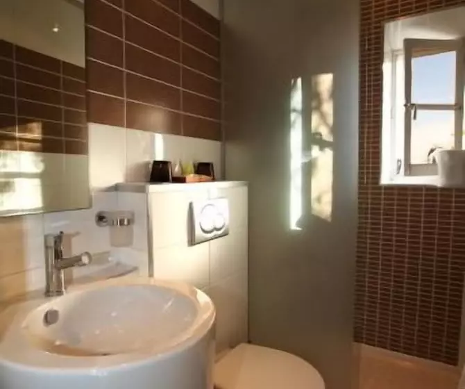 בית מלון כפרי Des Arceaux