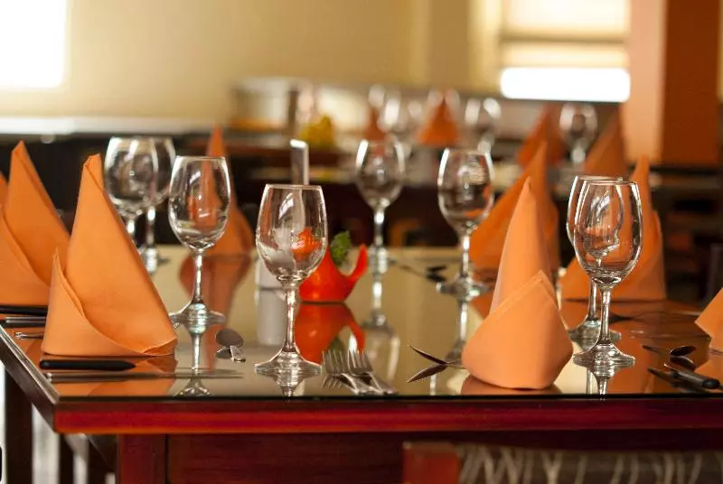 ホテル Embassy Quito