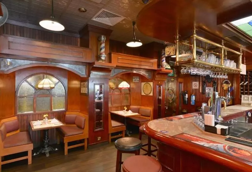 هتل Grand Astoria