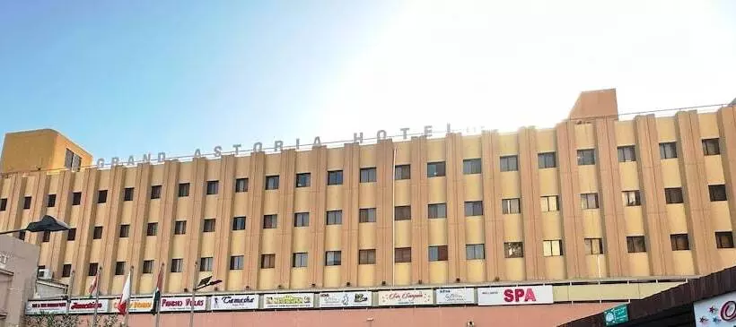 ホテル Grand Astoria
