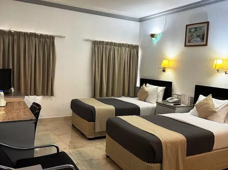 ホテル Grand Astoria