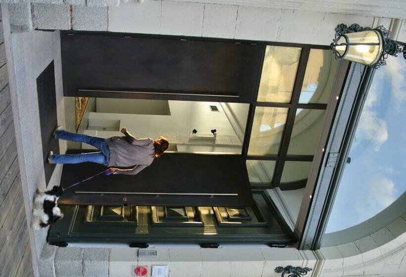 هتل Grand Hôtel De Castres