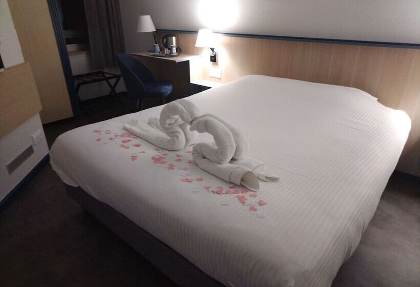 هتل Kyriad Villefranche Sur Saone