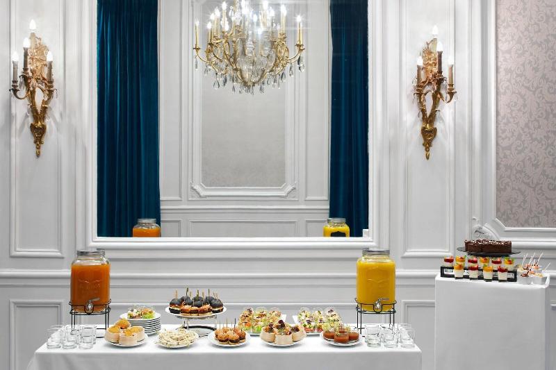 ホテル Paris Marriott Opera Ambassador