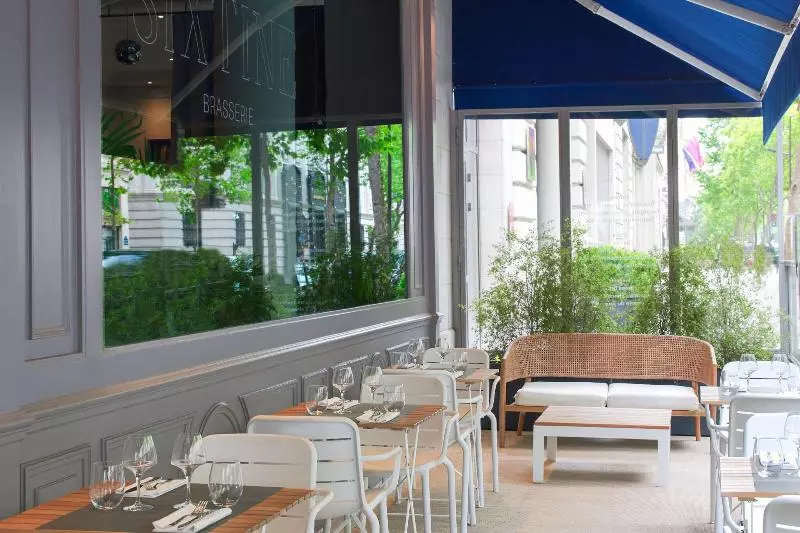 ホテル Paris Marriott Opera Ambassador