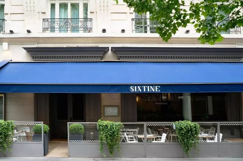 ホテル Paris Marriott Opera Ambassador