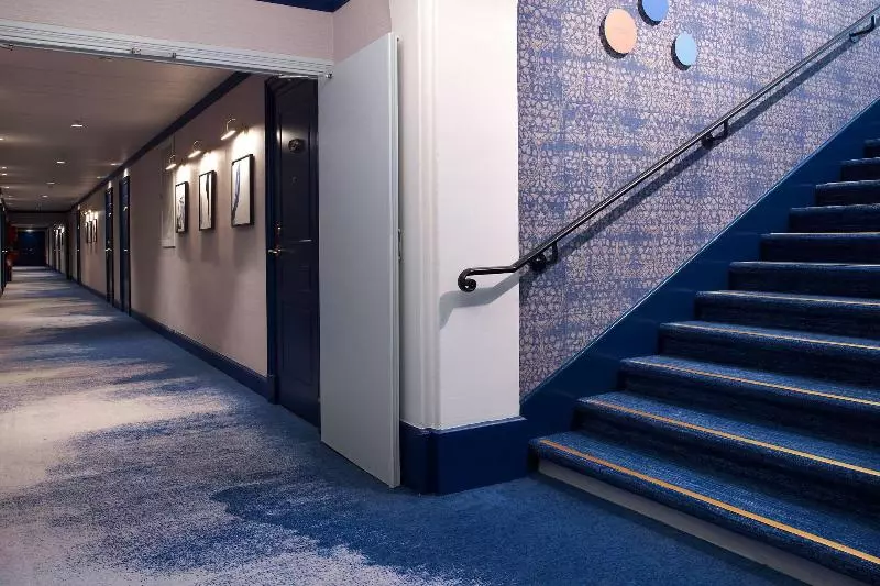 ホテル Paris Marriott Opera Ambassador